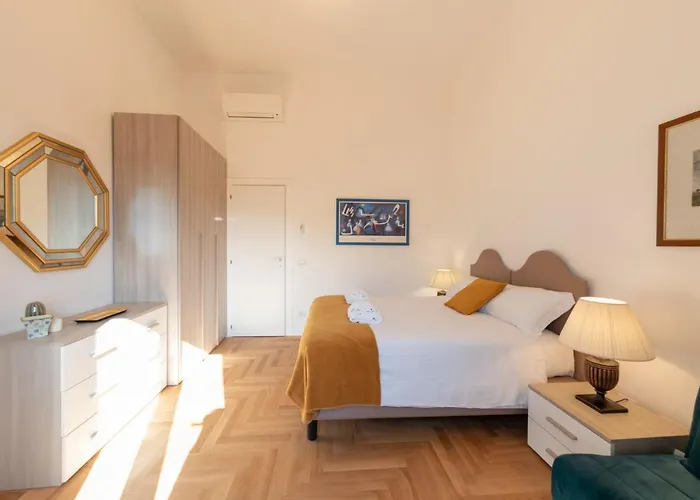 The Rent - Bright Near Isola Tiberina Daire *